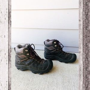 KEEN BOOTS🌟
